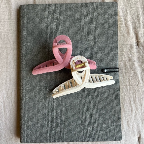 Target Accessories - NWOT Target claw clips bundle